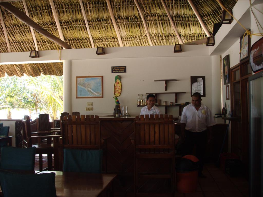 Green Parrot Beach Houses And Resort Placencia Exterior foto