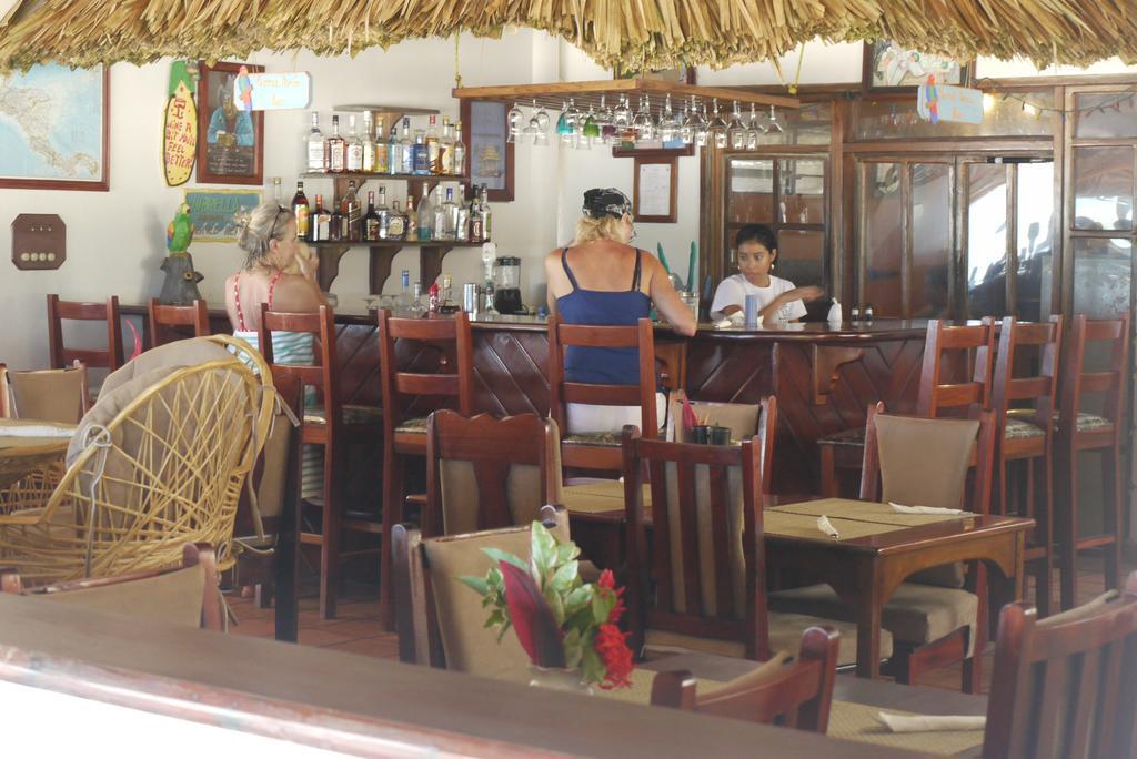 Green Parrot Beach Houses And Resort Placencia Exterior foto