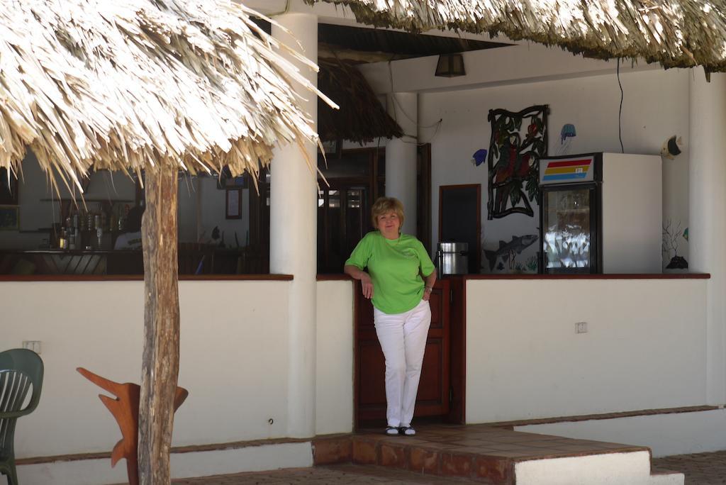 Green Parrot Beach Houses And Resort Placencia Exterior foto