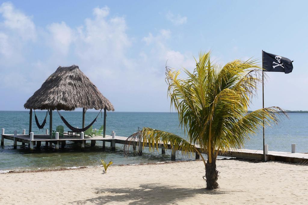 Green Parrot Beach Houses And Resort Placencia Exterior foto